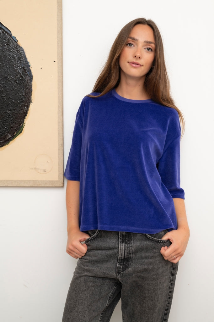 Tee-shirt HERMINE en velours de coton bio bleu outremer – coupe oversize et douce
