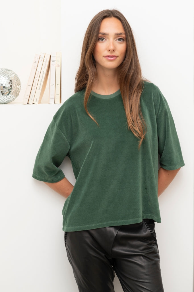 Tee-shirt HERMINE en velours vert d’hiver – coton bio GOTS, coupe oversize