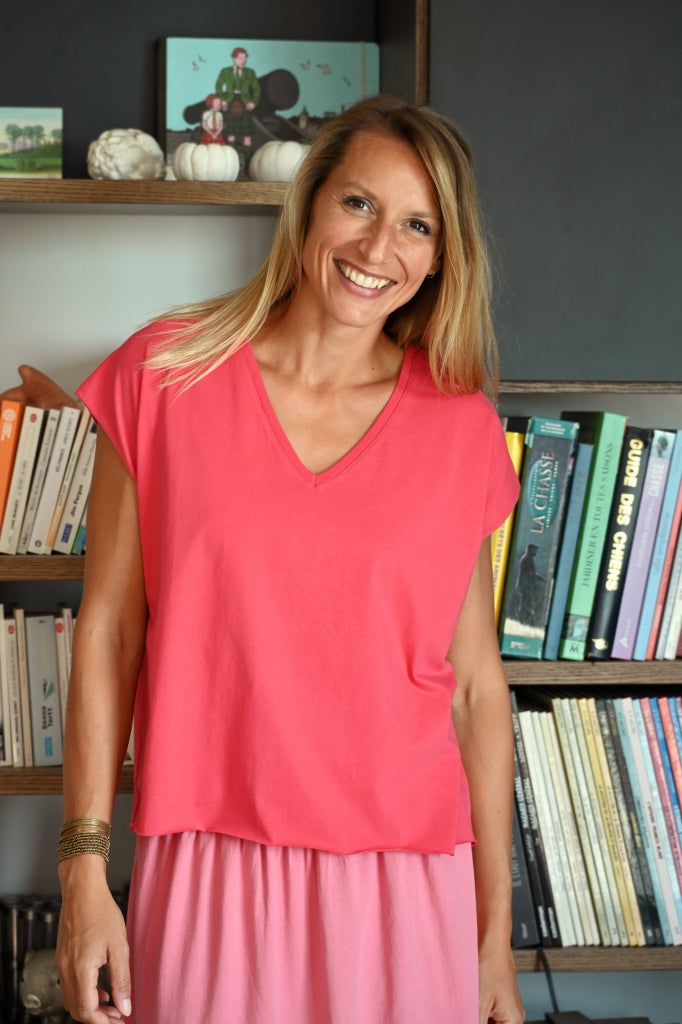 Tee shirt femme manche courte rock court et ample en coton bio GOTS éco responsable sans couture oversize col v rouge rose