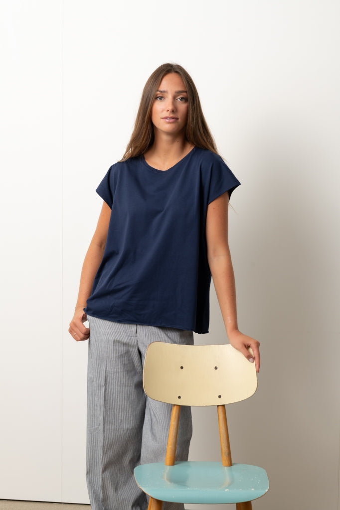 Tee-shirt ROCKY Suny marine foncé – coton bio GOTS, coupe loose, col rond, coupé bord franc