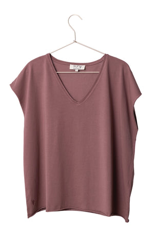 Tee-shirt ROCKY V Suny Cacao en coton bio certifié GOTS, col V, coupe loose, bords francs roulottés, jersey 160 g/m²