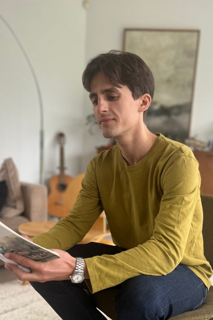 tee shirt pour homme basqiue coton bio manche longue moutarde, vert kaki doux et chaud