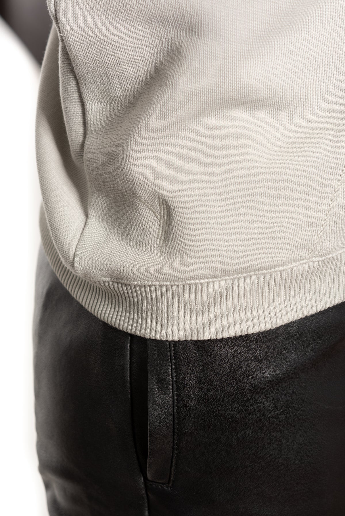 Pull sweat ajusté col rond pour femme en coton bio GOTS eco responsable marque suny gris clair vert sauge